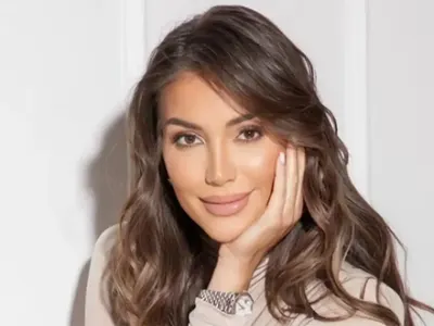 След като натири надарения си любовник: Ето при кого пак „сви платната“ Алекс Богданска!(Фото)