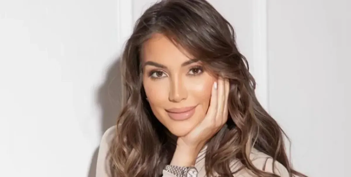 След като натири надарения си любовник: Ето при кого пак „сви платната“ Алекс Богданска!(Фото)