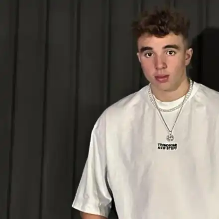 След кофти раздяла: Синът на Ирина Тенчева ближе любовни рани!