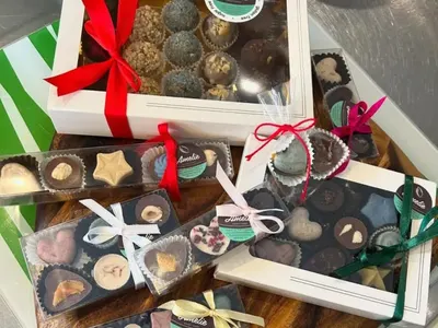 СОЛЕН Св. Валентин: 8 лв. за 3 бонбона дере Линда на Кирил Петков (Снимки)