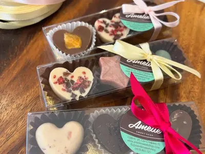 СОЛЕН Св. Валентин: 8 лв. за 3 бонбона дере Линда на Кирил Петков (Снимки)