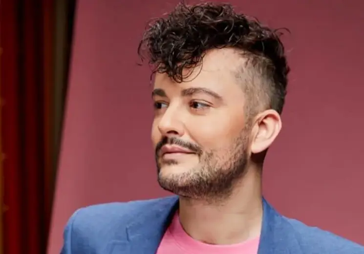 Стефан Илчев полудя, защото не може да разкрие, че е гей! Певецът напълно изкука...