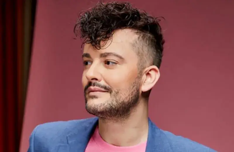 Стефан Илчев полудя, защото не може да разкрие, че е гей! Певецът напълно изкука...