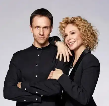 Стефания Колева се омазва с червило заради Деян Ангелов