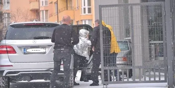 Съседи прокудиха Лили Иванова от дома й на ул. "Оборище"
