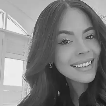 Трипер покоси манекенка №1 в Бразилия