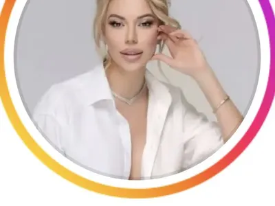 ТРУСЪТ НА ГОДИНАТА!! Ето я новата мацка на Християн Гущеров, води я в италиански ресторант! (Светлана се н@ака - ТОП СНИМКИ)