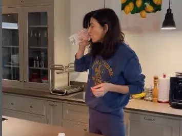 Вижте в какъв РАЗКОШ живеят Андрей и жена му (Подари й Мазерати за 100 бона)