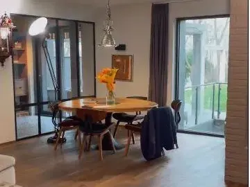 Вижте в какъв РАЗКОШ живеят Андрей и жена му (Подари й Мазерати за 100 бона)