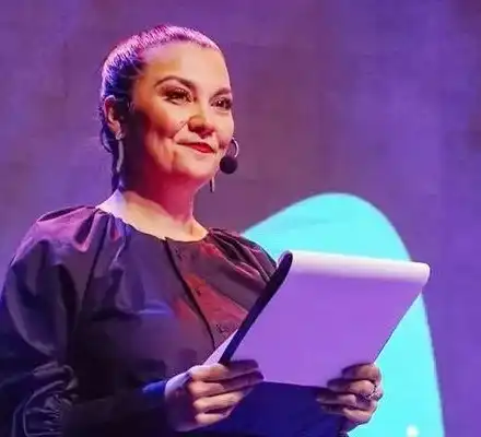 Водещата на "Преди обед" Оля Малинова живее с жена