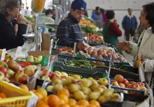 Ябълките и мандарините станаха „златни“