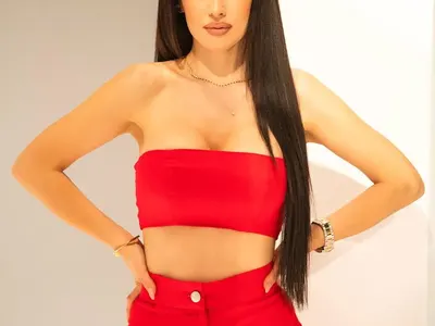 18 г. на сцената празнува Джена