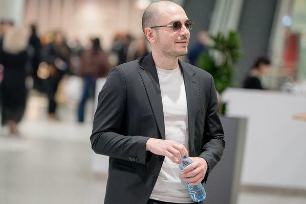 Ергенът Виктор се натиска със звезда от минал сезон СНИМКИ
