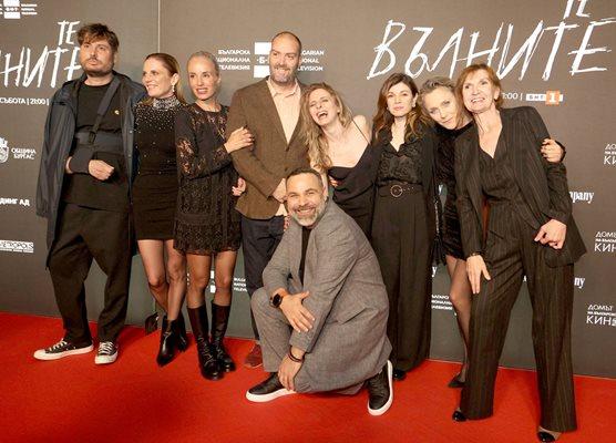 Мария Бакалова засенчи звездите на премиерата на "Те, вълните"