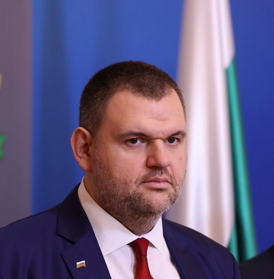 Делян Пеевски, лидер на ДПС и ПГ на ДПС-НОВО НАЧАЛО: Скърбим за погубените млади животи! Да помогнем на пострадалите в Кочани!