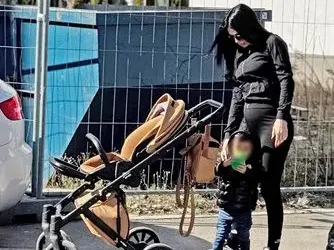 АЙ, ЧЕСТИТО! Бившата на Джизъса наду корема, но не е ясно от кого! (Полина Спасова няма мъж до себе си - СНИМКИ)