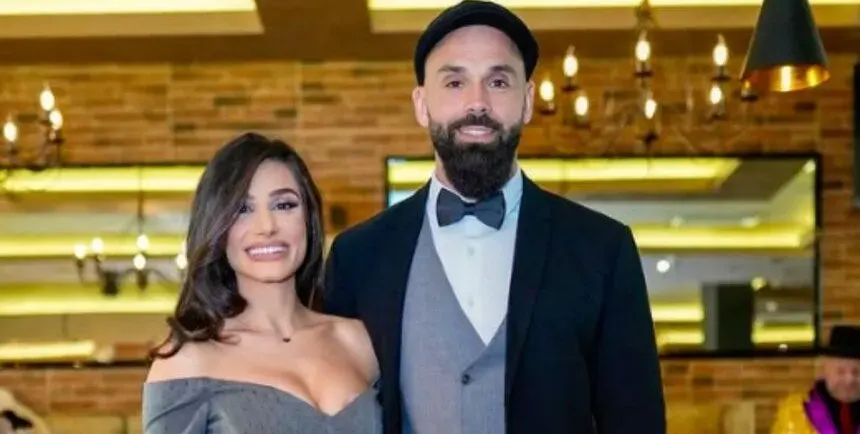 Алекс Гърдева работи за бебе