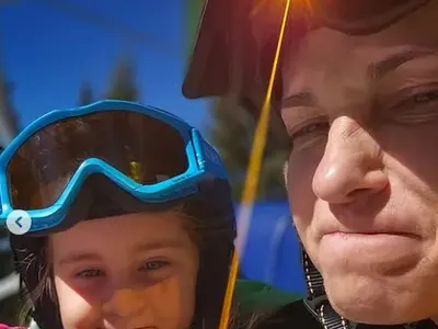 Алекс Раева заведе дъщеря си на ски СНИМКИ