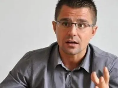 Андрей Арнаудов погреба тъста си, Калин Вельов - баща си