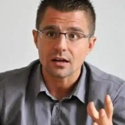 Андрей Арнаудов погреба тъста си, Калин Вельов - баща си