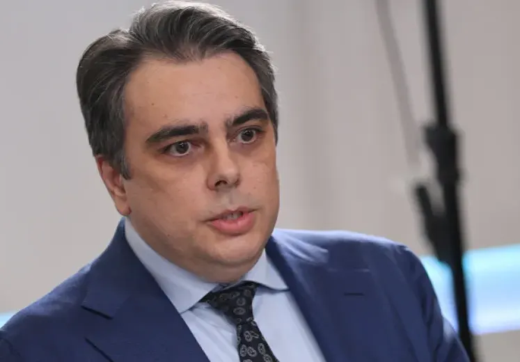Асен Василев се опитал да продаде на китайци летище Пловдив