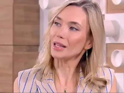 Бившата на Башар се хваща да бачка в Китай