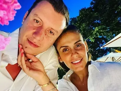 Бившият мъж на Анелия  направи погача на бебето