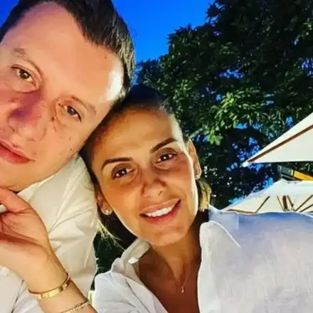 Бившият мъж на Анелия  направи погача на бебето