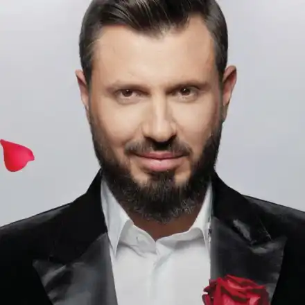 Бомба!Мартин Елвиса на колене пред бившата си! Тя го натири, влюбена е в жена (Снимки)