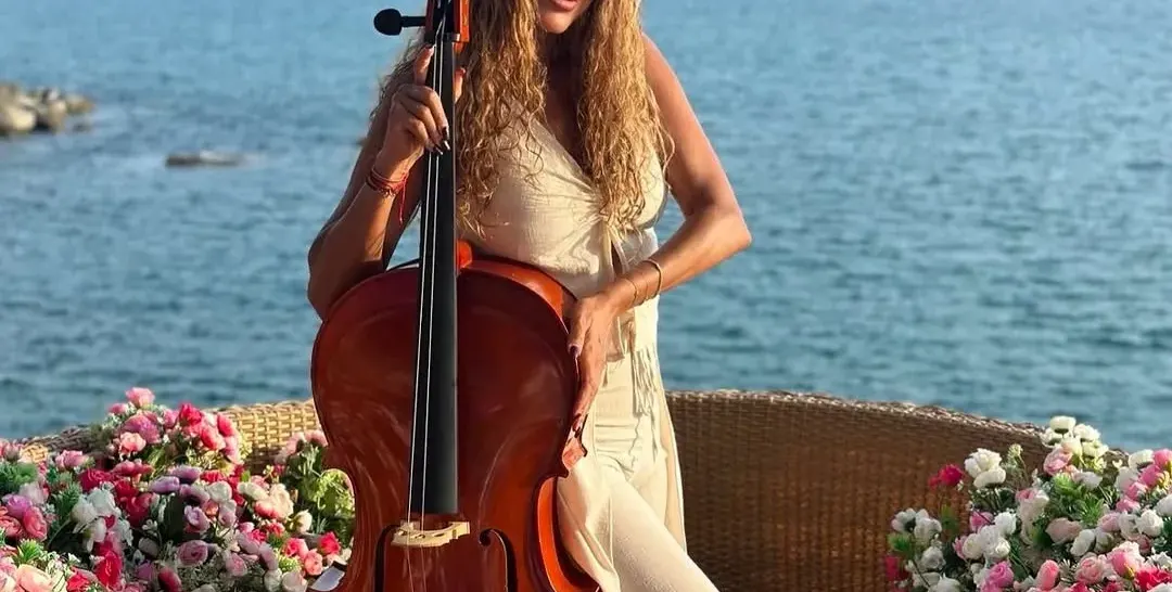 Бони влюбена на море