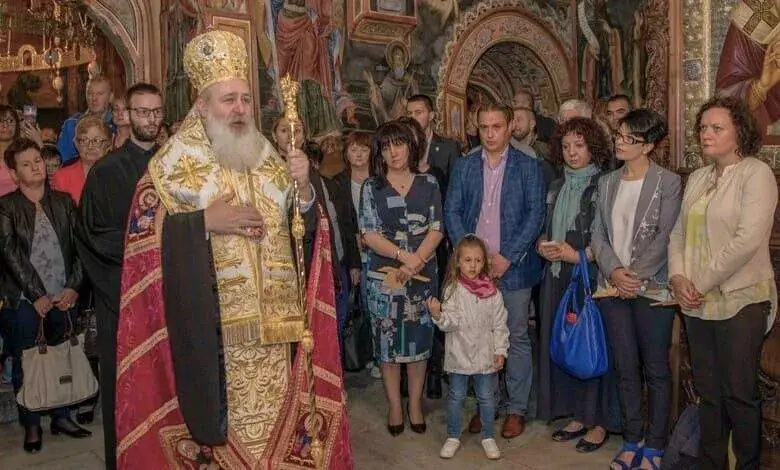 ЧУДО! След 16 години и 14 неуспешни инвитро опита: Жена роди дъщеря!