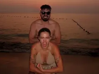 Дара и любимият й отбелязаха  една година годеж в Тайланд