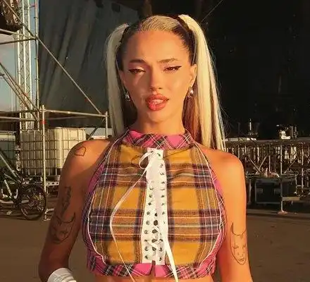 Дара подгрява за Роби Уилямс