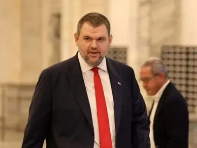 Делян Пеевски, лидер на ДПС и ПГ на ДПС-НОВО НАЧАЛО: Министърът на младежта и спорта незабавно да уволни ръководството на тотализатора за гафа! Парите, които хората дават за спорта, трябва да отиват в спорта, а не по джобовете на схемаджии