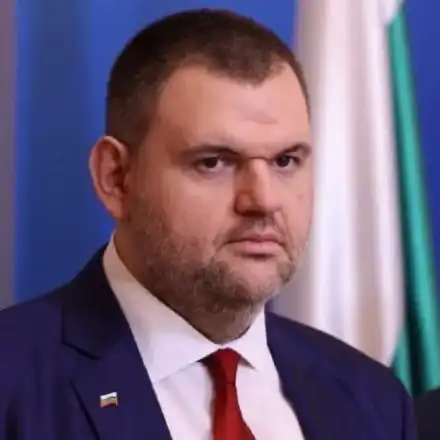 Делян Пеевски, лидер на ДПС и ПГ на ДПС-НОВО НАЧАЛО: Ново начало за всички хора, независимо от етнос и вяра, за просперитет и благоденствие! Честит Рамазан Байрам!