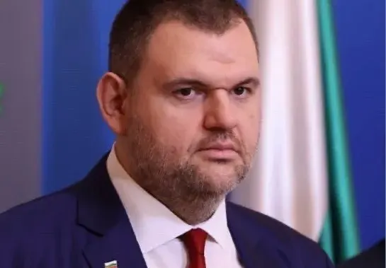 Делян Пеевски, лидер на ДПС и ПГ на ДПС-НОВО НАЧАЛО: Ново начало за всички хора, независимо от етнос и вяра, за просперитет и благоденствие! Честит Рамазан Байрам!