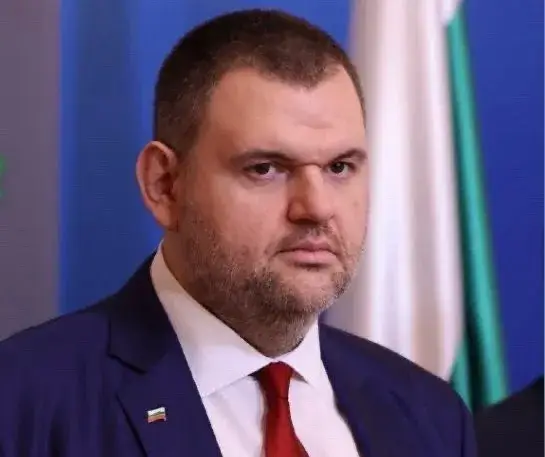 Делян Пеевски, лидер на ДПС и ПГ на ДПС-НОВО НАЧАЛО: Ново начало за всички хора, независимо от етнос и вяра, за просперитет и благоденствие! Честит Рамазан Байрам!