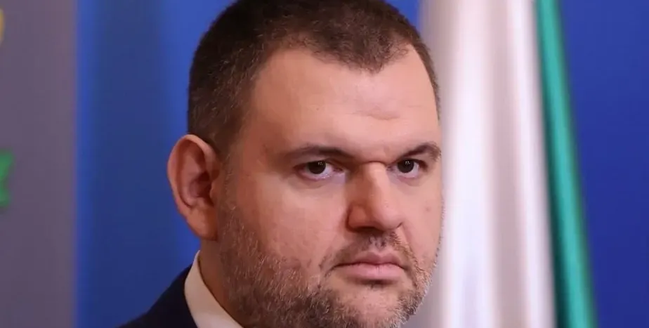 Делян Пеевски, лидер на ДПС и ПГ на ДПС-НОВО НАЧАЛО:  Скърбим за погубените млади животи! Да помогнем на пострадалите в Кочани!
