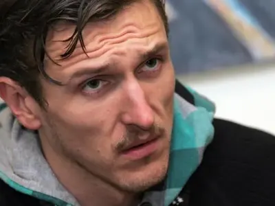 Димо Алексиев на колене: Моля ви, дайте някой лев, имам три деца...