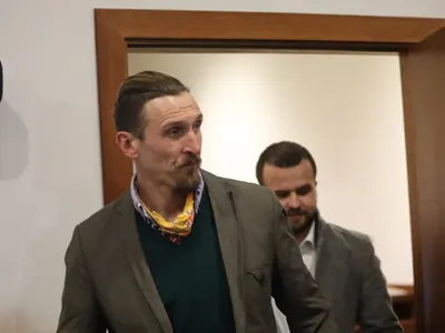 Димо Алексиев се моли за работа