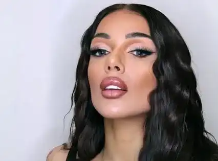 Диона ходи на фризьор 3 пъти седмично