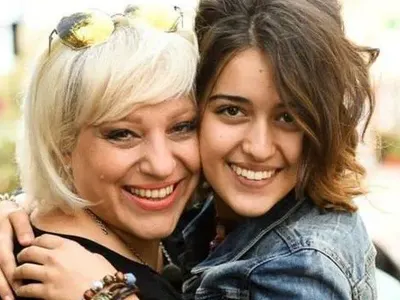 Джуджи пак низвергната! Внучката на Гала празнува рожден ден без другата си баба!