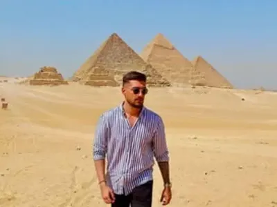 Ергенът Васил Пенев обиколил 60 страни! Скачал е с бънджи и парашут!