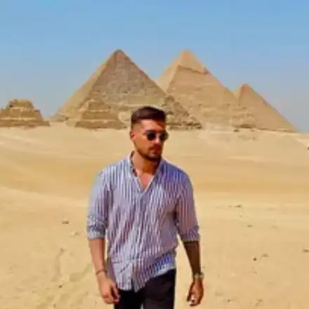 Ергенът Васил Пенев обиколил 60 страни! Скачал е с бънджи и парашут!