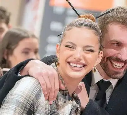 Ергенът Виктор се натиска със звезда от минал сезон СНИМКИ