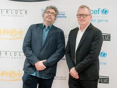 Ергенът Виктор се натиска със звезда от минал сезон СНИМКИ