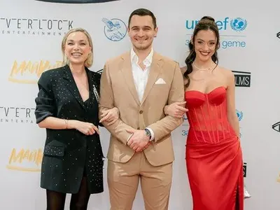 Ергенът Виктор се натиска със звезда от минал сезон СНИМКИ