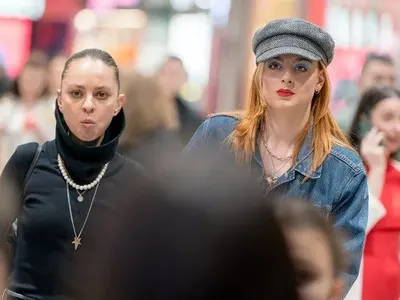 Ергенът Виктор се натиска със звезда от минал сезон СНИМКИ