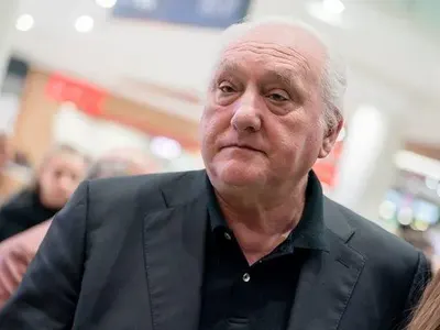 Ергенът Виктор се натиска със звезда от минал сезон СНИМКИ