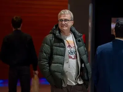 Ергенът Виктор се натиска със звезда от минал сезон СНИМКИ